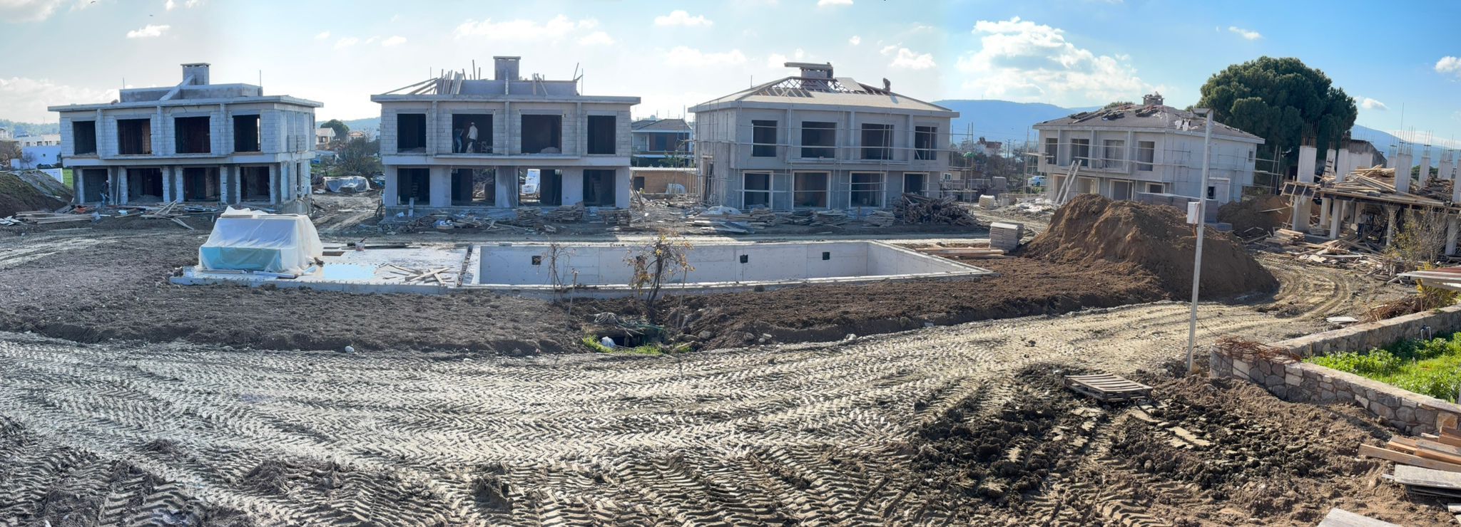 Villa projesi — Urla · Kaba yapı ve havuz, Uzunoğulları İnşaat