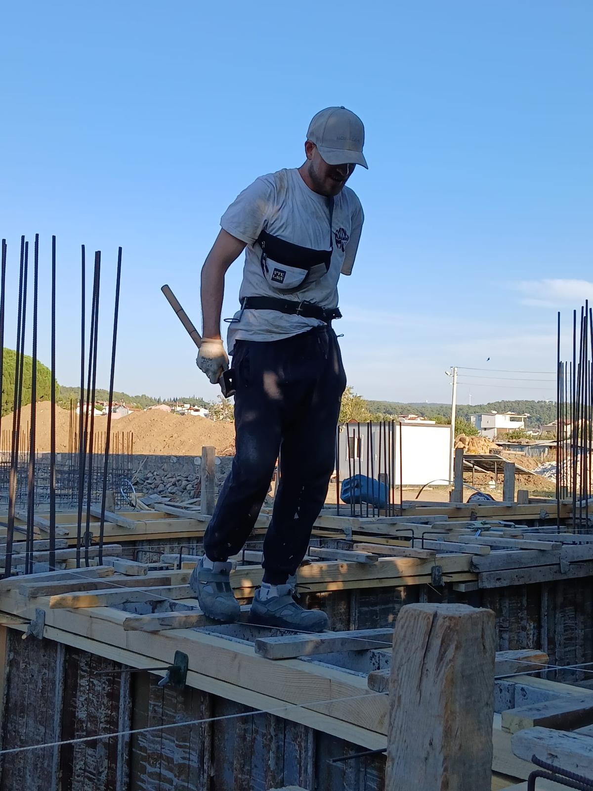 Urla temelden inşaat projesi fotoğraf 4 – temel, betonarme ve kaba inşaat