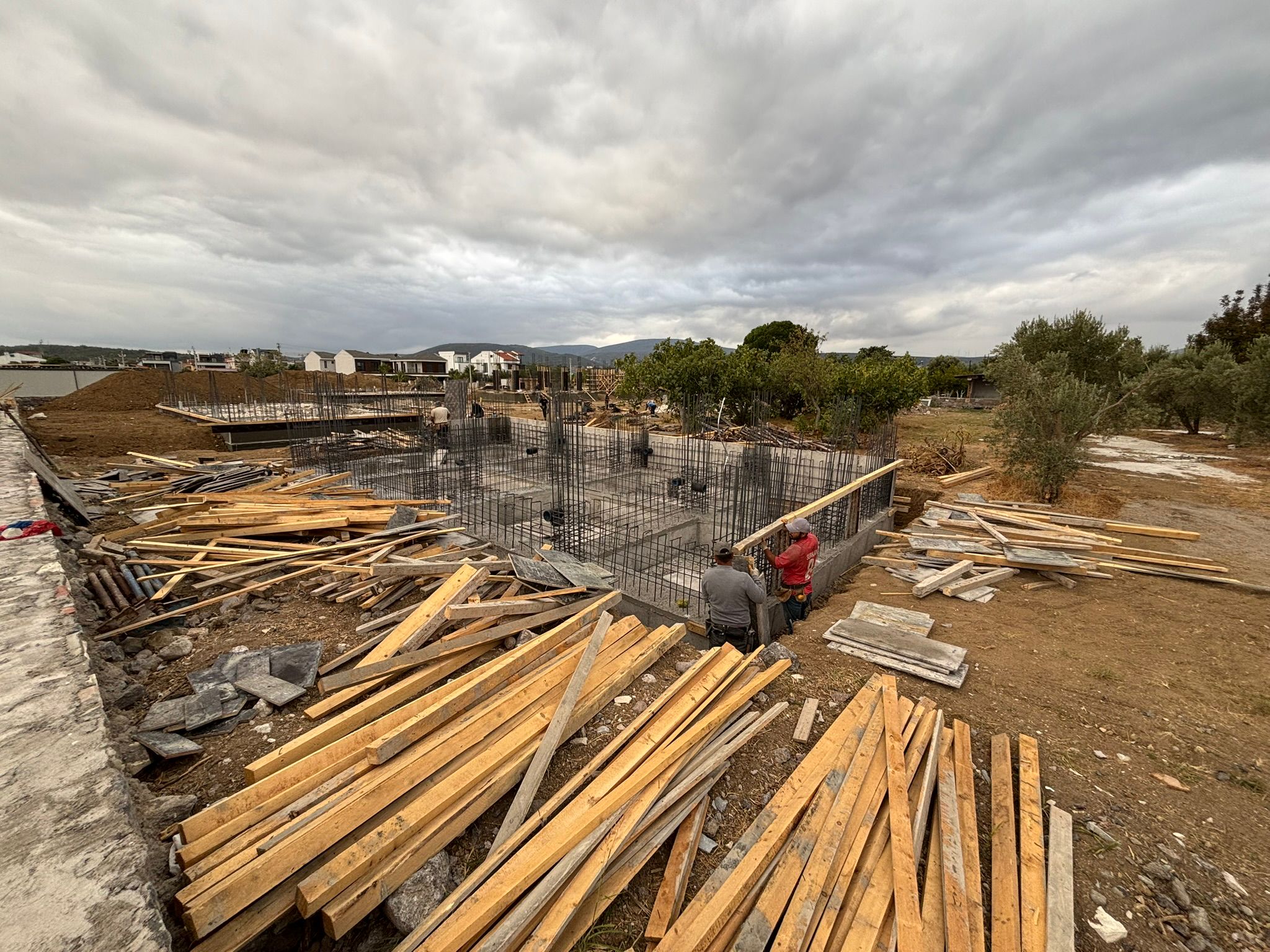 Urla temelden inşaat projesi fotoğraf 6 – temel, betonarme ve kaba inşaat