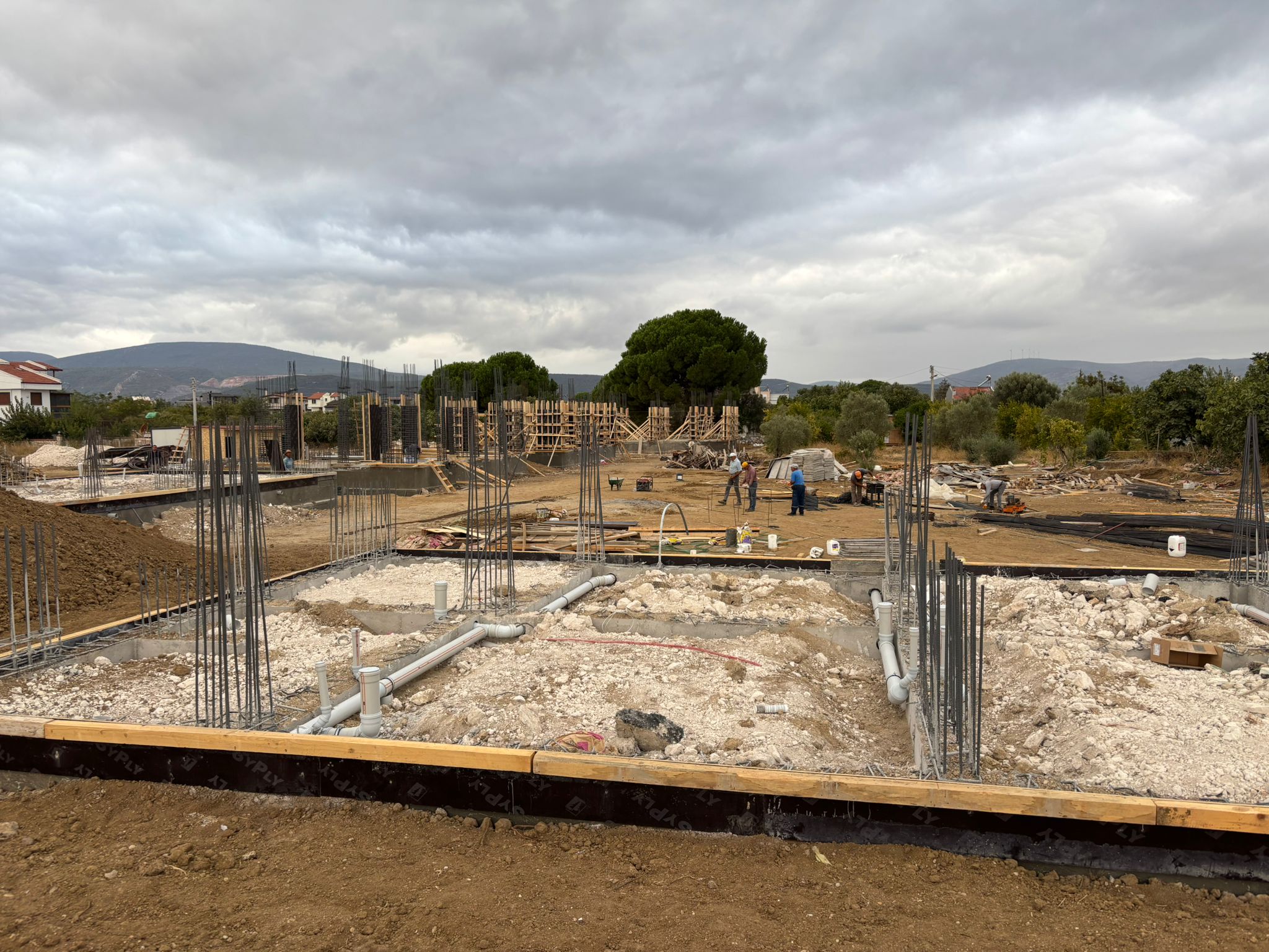 Urla temelden inşaat projesi fotoğraf 9 – temel, betonarme ve kaba inşaat